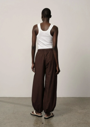  COFFEE BROWN