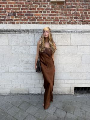  TAN