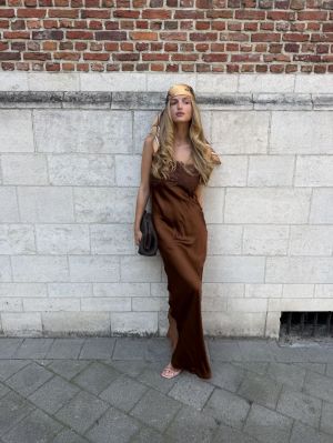  TAN
