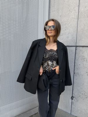  DARK GREY