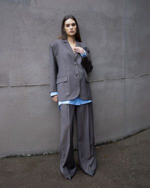  DARK GREY
